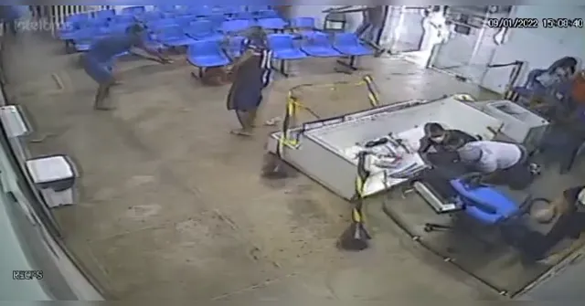 Imagem ilustrativa da notícia Vídeo: homem é morto em sala de espera lotada de hospital