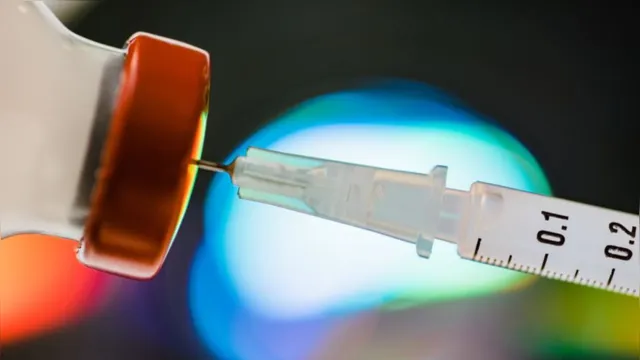 Imagem ilustrativa da notícia Vacina brasileira estreia com 1ª dose aplicada na Bahia
