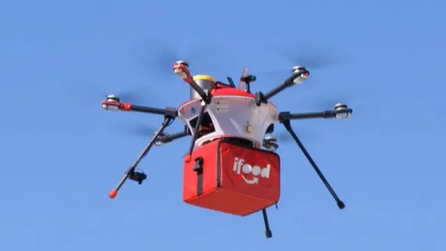 Imagem ilustrativa da notícia iFood já pode usar drones para a fazer entregas no Brasil