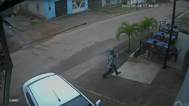 Imagem ilustrativa da notícia Vídeo: arma falha e vereador escapa da morte no Pará