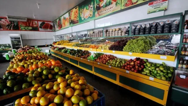 Imagem ilustrativa da notícia Vídeo: preços das frutas disparam em Belém 