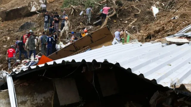 Imagem ilustrativa da notícia Petrópolis:
mortos somam 113 e há risco de novo deslizamento