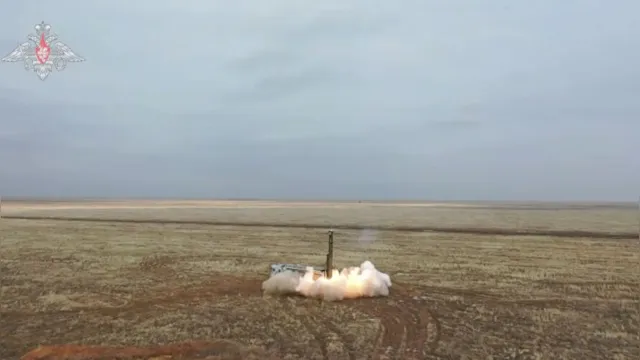 Imagem ilustrativa da notícia Vídeo: Rússia faz manobra militar com mísseis supersônicos