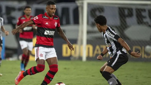 Imagem ilustrativa da notícia Botafogo e Flamengo duelam para encostar no líder Fluminense