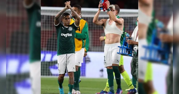 Imagem ilustrativa da notícia Palmeiras é aplaudido na chegada a SP e Luan recebe carinho