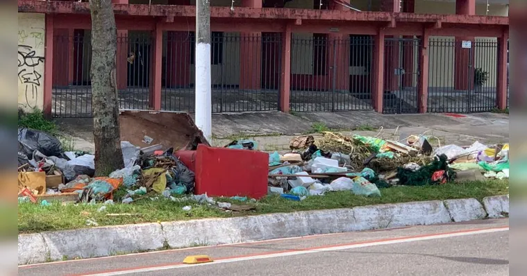 Imagem ilustrativa da notícia Moradores denunciam formação de lixão na Pedreira
