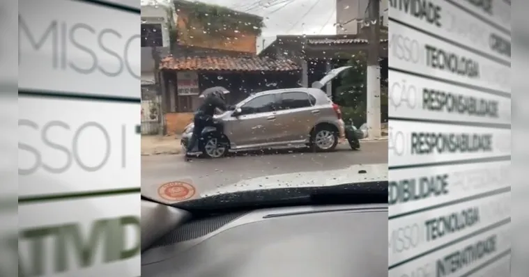 Imagem ilustrativa da notícia Vídeo: policiais tiram senhorinhas de perrengue em Belém
