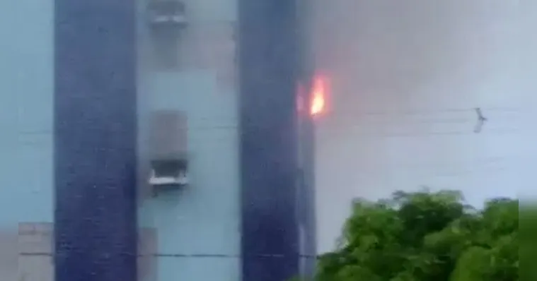 Imagem ilustrativa da notícia Incêndio de grandes proporções atinge hotel na Mário Covas