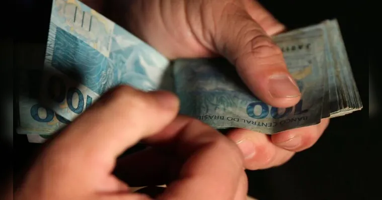 Imagem ilustrativa da notícia Abono de R$ 208 milhões está disponível. Veja como sacar!