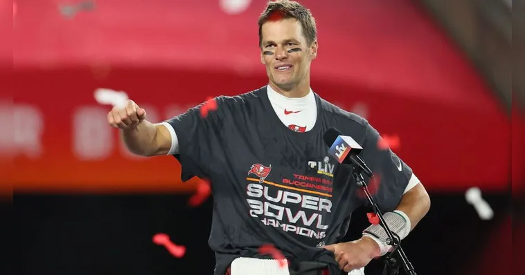 Imagem ilustrativa da notícia Astro da NFL, Tom Brady nega sobre decisão de se aposentar