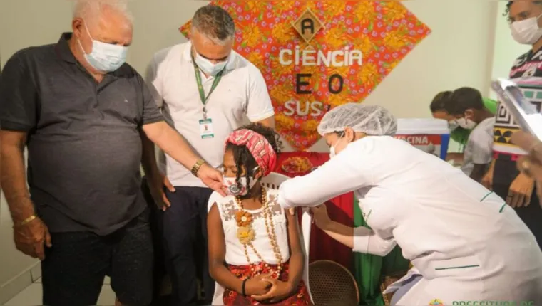 Imagem ilustrativa da notícia Criança quilombola é a primeira a se vacinar em Bragança
