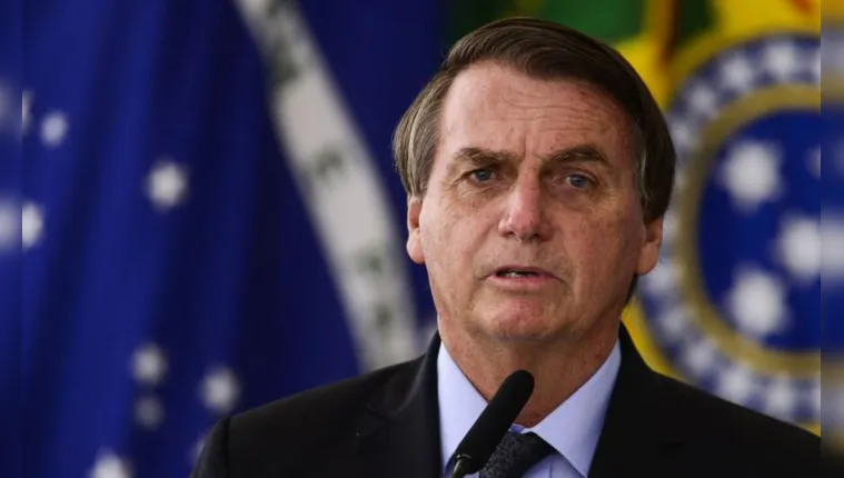 Imagem ilustrativa da notícia Bolsonaro questiona a eficácia da vacina e cobra Anvisa 