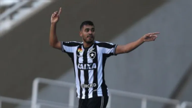 Imagem ilustrativa da notícia Remo negocia com atacante com passagens por Inter e Botafogo