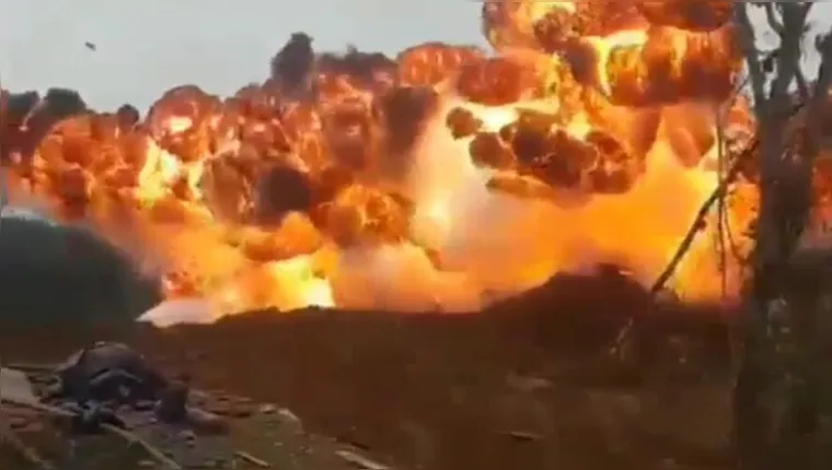 Imagem ilustrativa da notícia Vídeo: maquinários são explodidos em garimpo no Pará