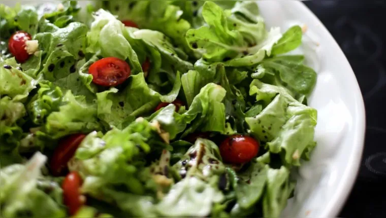 Imagem ilustrativa da notícia Veja 10 receitas fáceis e gostosas de saladas para emagrecer