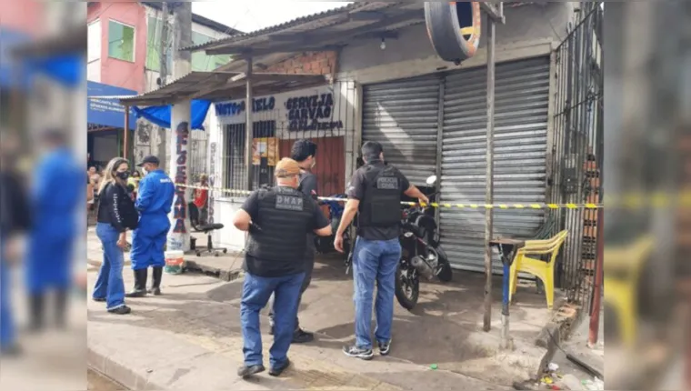 Imagem ilustrativa da notícia Jovem de 21 anos é morto a tiros em oficina no Tapanã