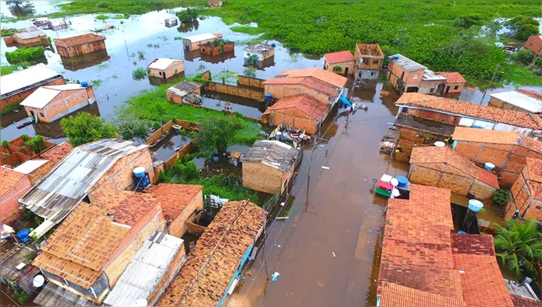 Imagem ilustrativa da notícia Atingidos por enchentes recebem mais de 2.500 cestas básicas