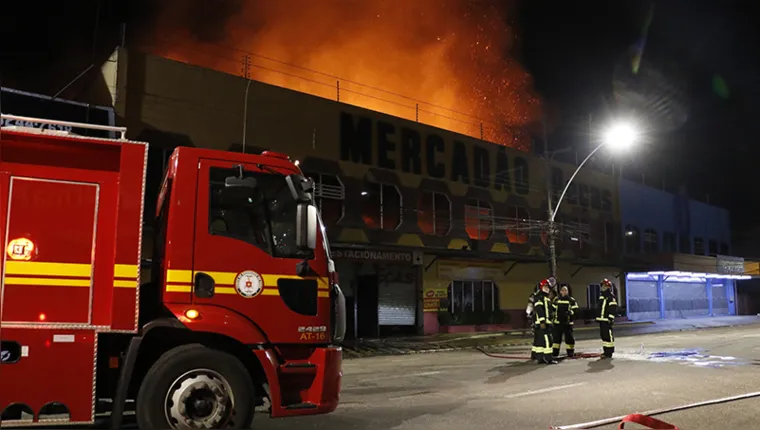 Imagem ilustrativa da notícia Vídeo:
após incêndio, Magalu trabalha para reabrir loja