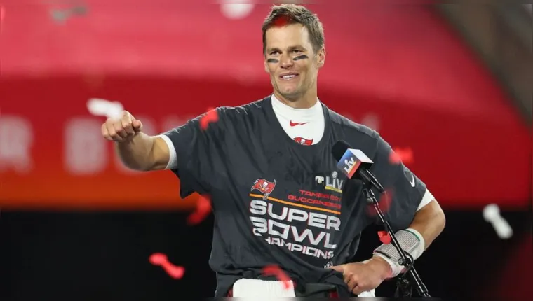 Imagem ilustrativa da notícia Astro da NFL, Tom Brady nega sobre decisão de se aposentar