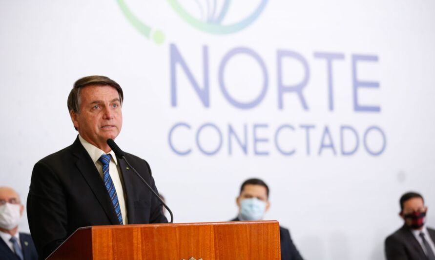 O presidente da República, Jair Bolsonaro participou de uma visita técnica para acompanhar o lançamento de um projeto para implantar cabos de fibra ótica entre os municípios de Macapá, no Amapá e Santarém, no Pará. 