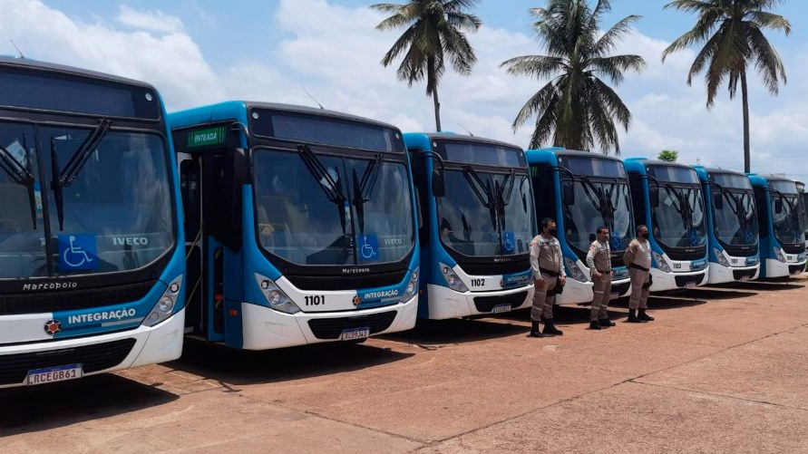 Os novos ônibus são da empresa Integração que presta atualmente o serviço de transporte público no município