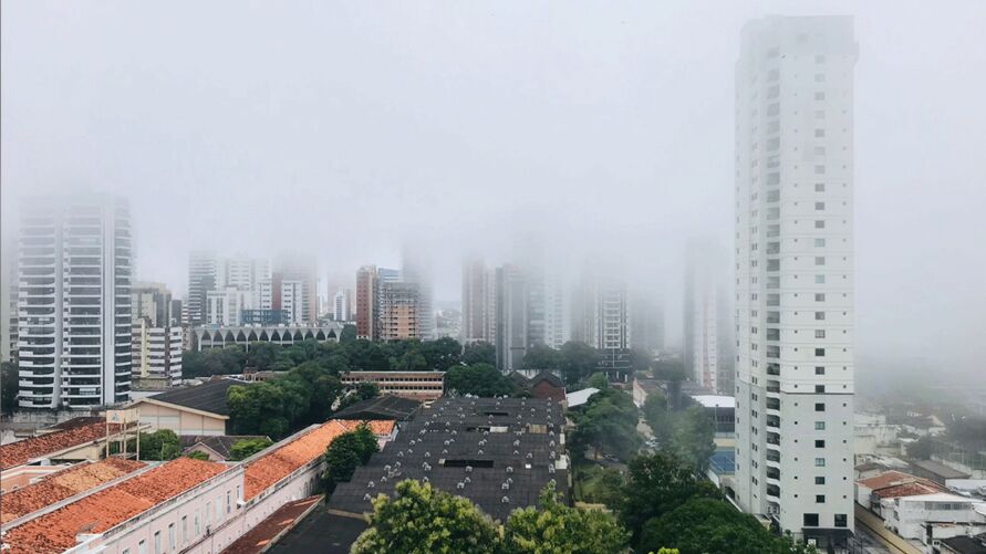 Imagem ilustrativa da notícia: Nevoeiro encobre Belém na manhã desta quinta-feira (13)
