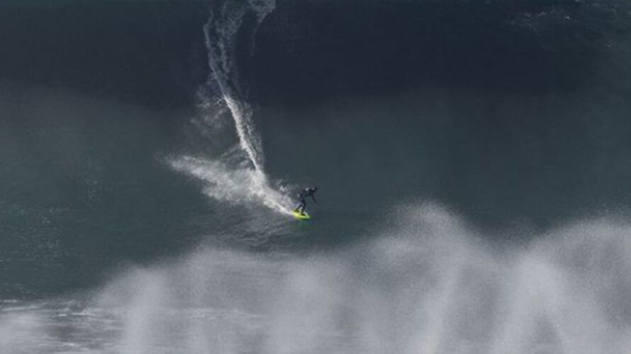 Imagem ilustrativa da notícia: Surfista brasileira sofre grave acidente em Portugal