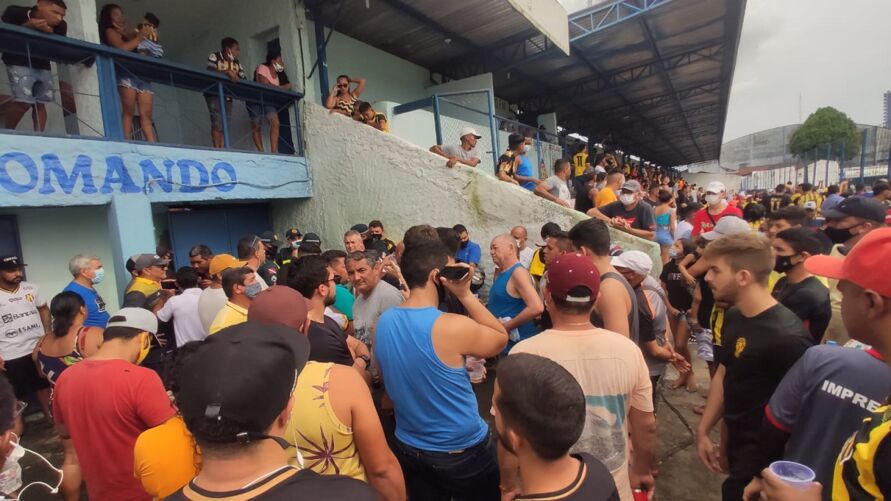 Torcida do Castanhal ficou 'na bronca' após cancelamento de jogo contra o Paysandu