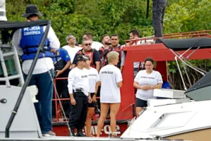Dos envolvidos15 são testemunhas, três suspeitos, três funcionários da marina de onde saiu o passeio.