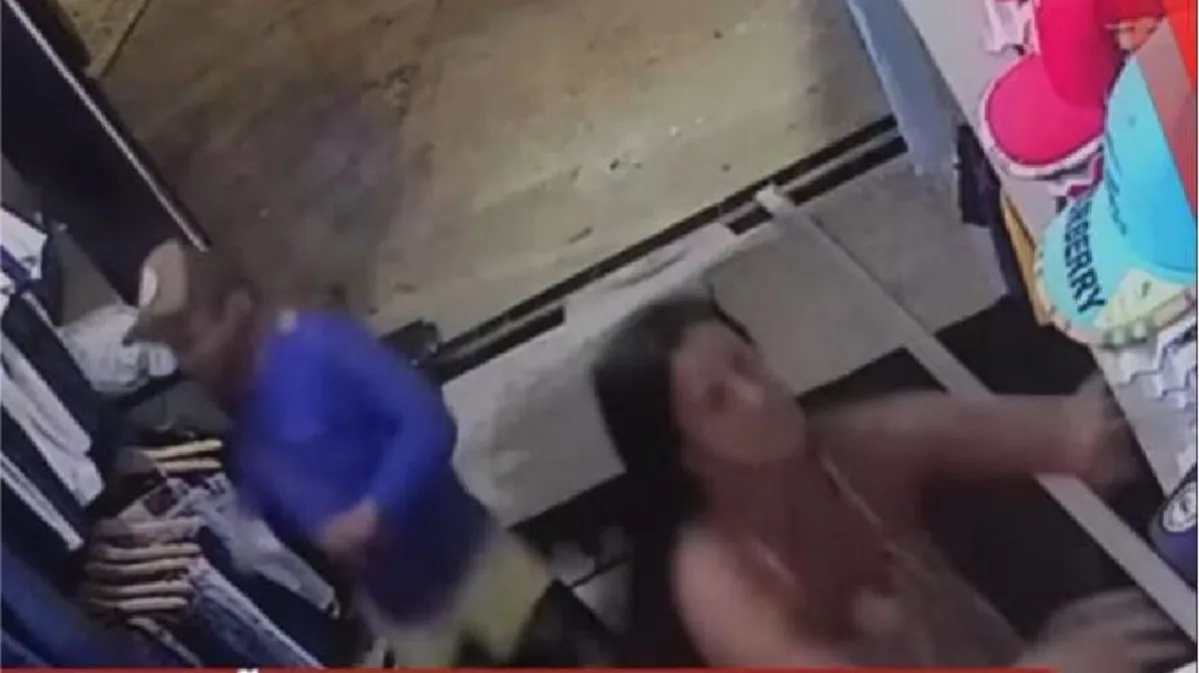 Imagem ilustrativa da notícia Câmeras identificam dupla roubando loja de confecções