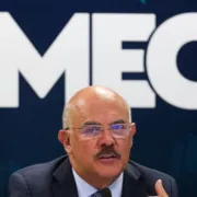 O ministro Milton Ribeiro teve um áudio vazado falando sobre desvio de verba do MEC, mas negou o caso após divulgação da conversa.