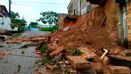 Deslizamento de terra teria causado em decorrência da forte chuva