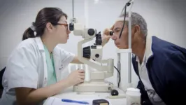Fazer exames preventivos é essencial para manter a saúde ocular em dia.