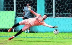 Imagem ilustrativa da notícia Goleiro do Paysandu desbanca Vinicius 