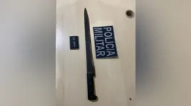 A polícia apreendeu a faca usada no crime