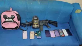 Oito celulares também estavam em posse do preso