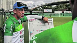 Técnico Emerson Almeida, da Tuna Luso Brasileira