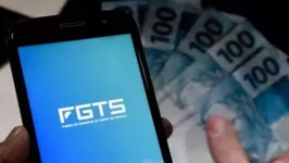 O trabalhador deve acessar o aplicativo FGTS para verificar se receberá o dinheiro automaticamente no Caixa Tem