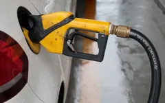 Mega-aumento no valor da gasolina já é sentido no bolso dos consumidores.