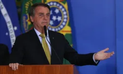 Imagem ilustrativa da notícia Bolsonaro diz que se sente "presidiário sem tornozeleira"