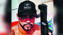 Antonio Taylon da Costa Oliveira postou uma foto armado na internet