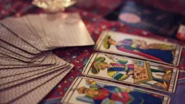 Tarot ajuda a orientar sobre o que evitar e abraçar na vida.