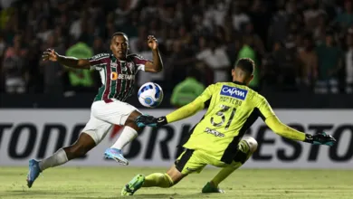 Jhon Arias marcou o segundo e último gol do Fluminense em São Januário