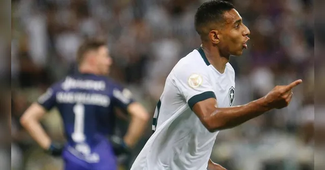 Imagem ilustrativa da notícia Botafogo vence Ceará e se recupera no Brasileirão