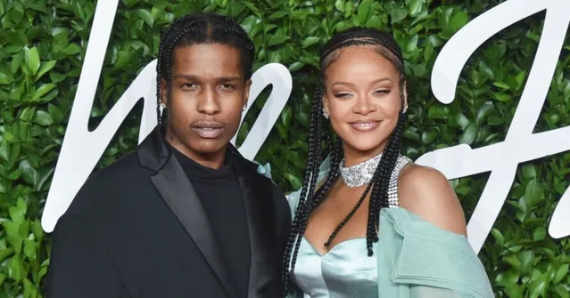 Imagem ilustrativa da notícia Grávida, Rihanna termina namoro após descobrir traição