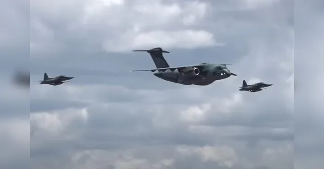 Imagem ilustrativa da notícia Vídeo: avião da FAB com refugiados da Ucrânia é interceptado 