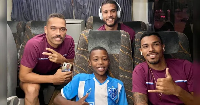 Imagem ilustrativa da notícia Torcedor mirim recebe presente do Paysandu em SP