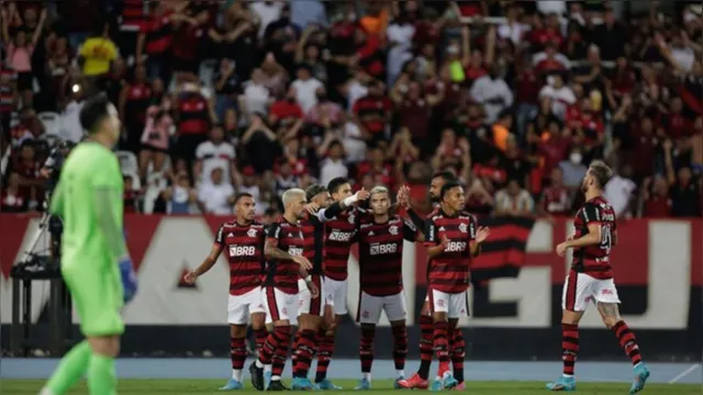 Imagem ilustrativa da notícia Estrela do Flamengo apaga fotos de rede social após vice