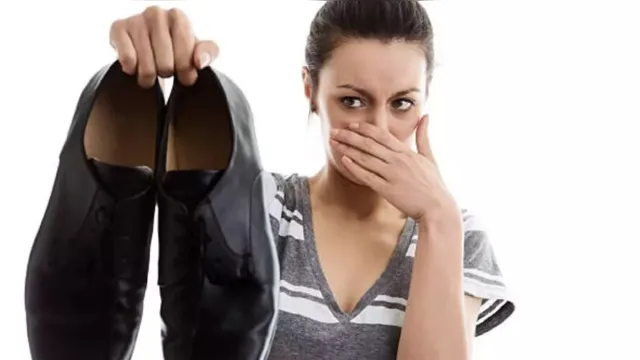 Imagem ilustrativa da notícia Sal? Aprenda a tirar chulé dos calçados de forma simples