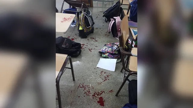 Imagem ilustrativa da notícia Aluno tenta matar colega e fere outro à faca em sala de aula